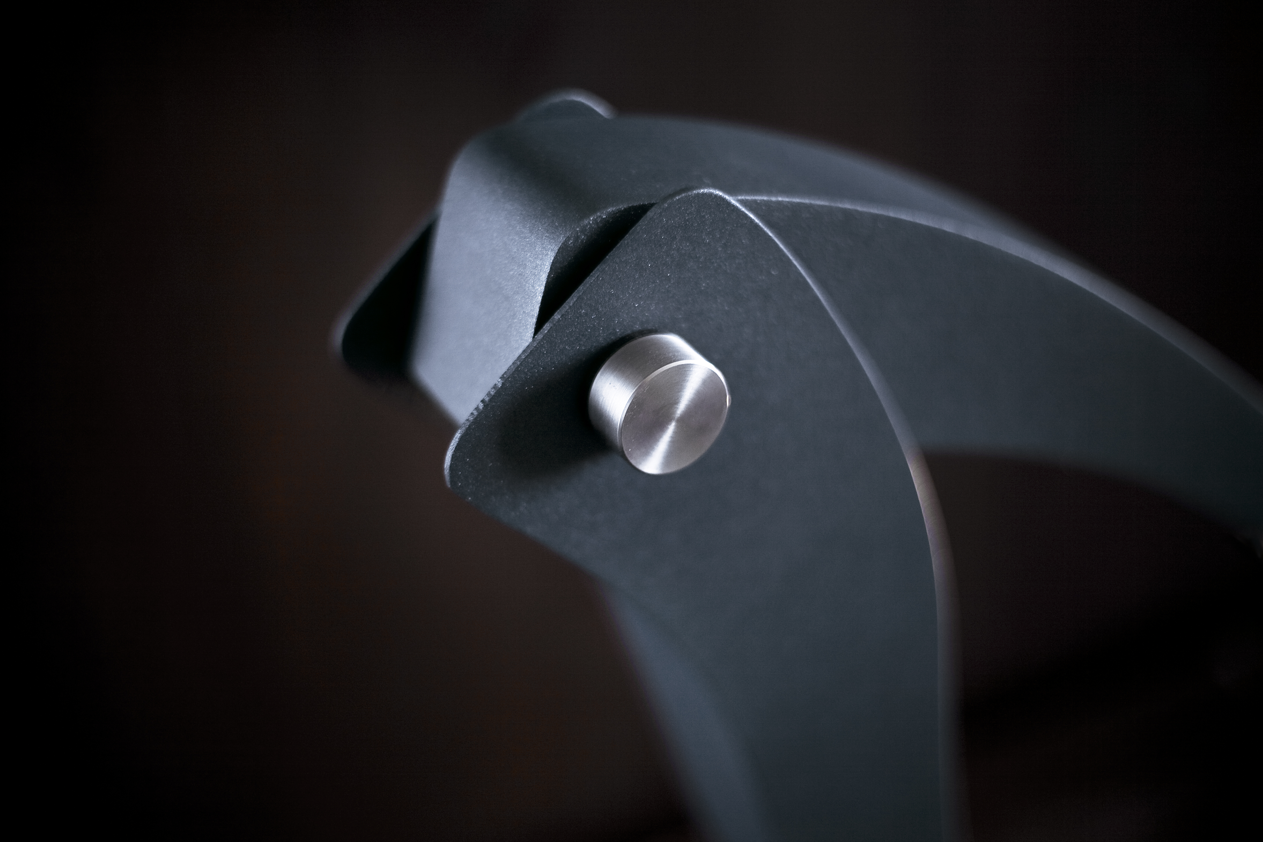 Lampa Big Bird_Design Eliska Dudova_2011_foto Filip Gyore_vyroba Kovo Blecha_05